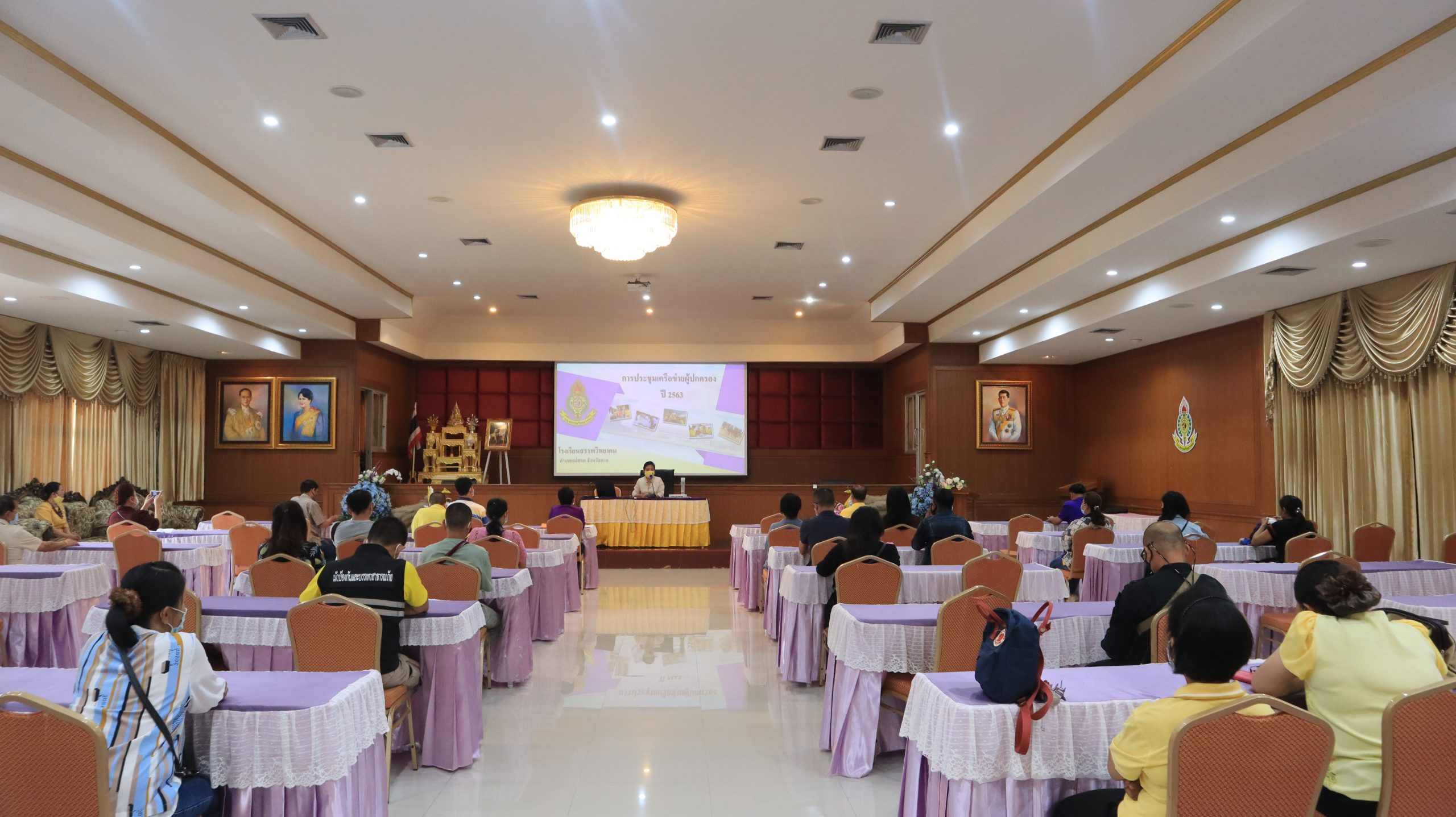 โรงเรียนสรรพวิทยาคม โรงเรียนสรรพวิทยาคม จัดประชุมเคือข่ายผู้ปกครอง เพื่อชีแจงแนวทางการจัดการเรียนการสอนและกฎระเบียบของทางโรงเรียน และแนวทางปฏบัติตนของนักเรียน ประจำปีการศึกษา 2563