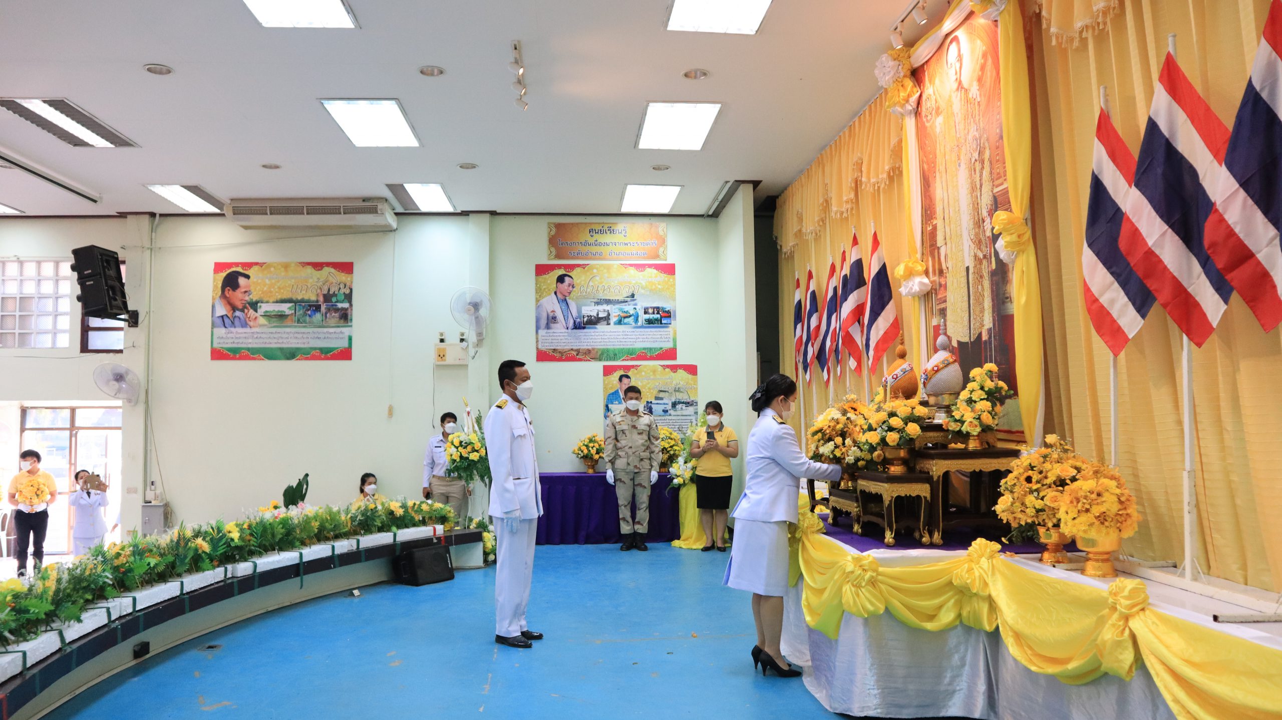 โรงเรียนสรรพวิทยาคม ร่วม พิธีทำบุญตักบาตรถวายพระราชกุศล และ  พิธีวางพานพุ่ม เนื่องในวันคล้ายวันพระบรมราชสมภพ พระบาทสมเด็จพระบรมชนกาธิเบศร มหาภูมิพลอดุลยเดชมหาราช บรมนาถบพิตร วันชาติ และวันพ่อแห่งชาติ ๕ ธันวาคม