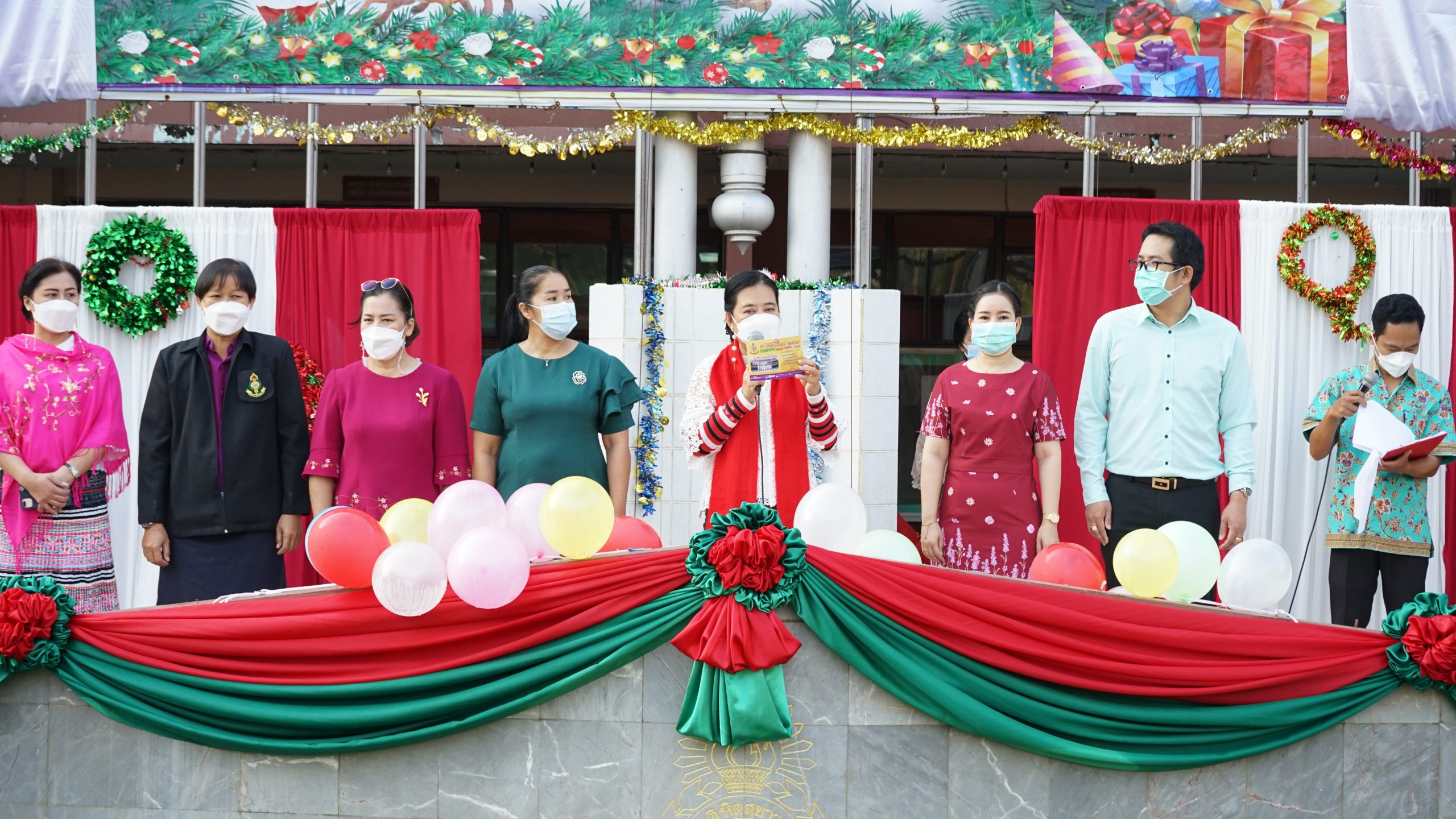 โรงเรียนสรรพวิทยาคม ร่วมกิจกรรมวันคริสต์มาสและมอบเกียรติบัตรแก่นักเรียนที่ได้รับรางวัลชะเลิศ การแข่งขัน Spelling bee ,Quiz ,Singing Contest