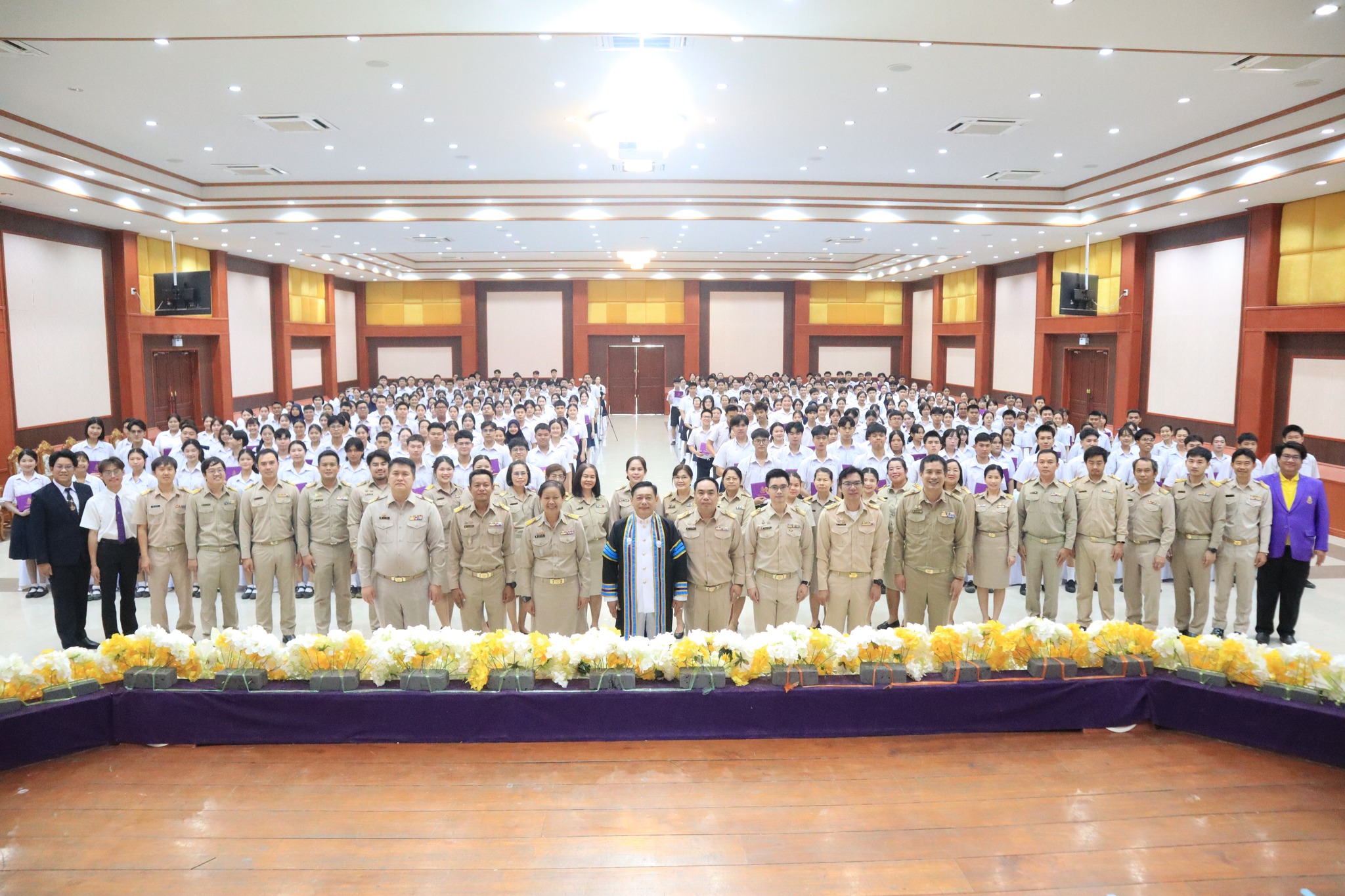 โรงเรียนสรรพวิทยาคม จัดพิธีมอบประกาศนียบัตรผู้สำเร็จการศึกษา ระดับชั้นมัธยมศึกษาตอนปลาย ประจำปีการศึกษา ๒๕๖๗