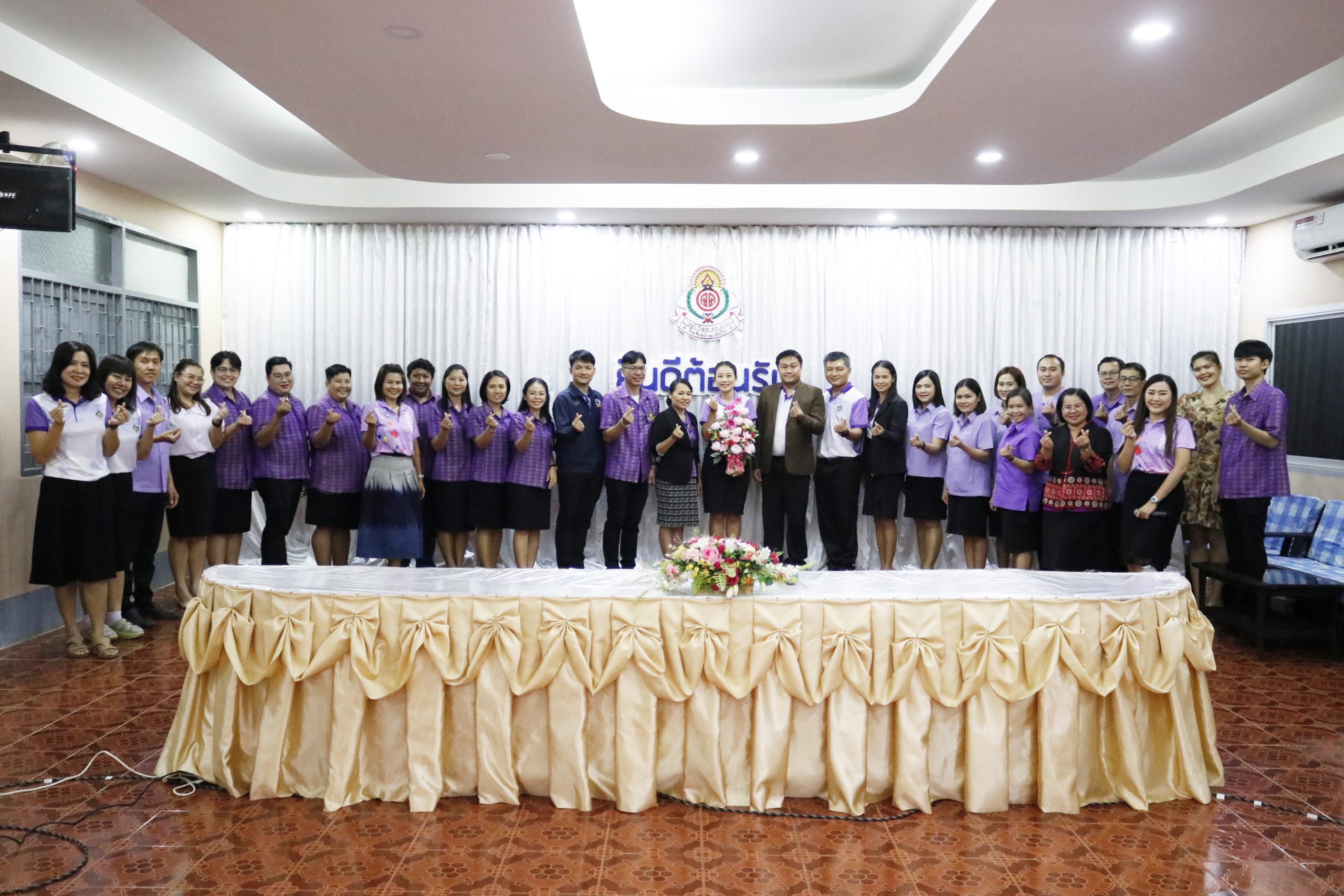 โรงเรียนสรรพวิทยาคม ร่วมแสดงความยินดีกับนางสาวณัฐกาญ ทองสถิตภู ในโอกาสได้รับการบรรจุแต่งตั้งเป็นข้าราชการครู ตำแหน่งครูผู้ช่วย วิชาเอกคอมพิวเตอร์  ณ โรงเรียนบ้านเจดีย์โคะ