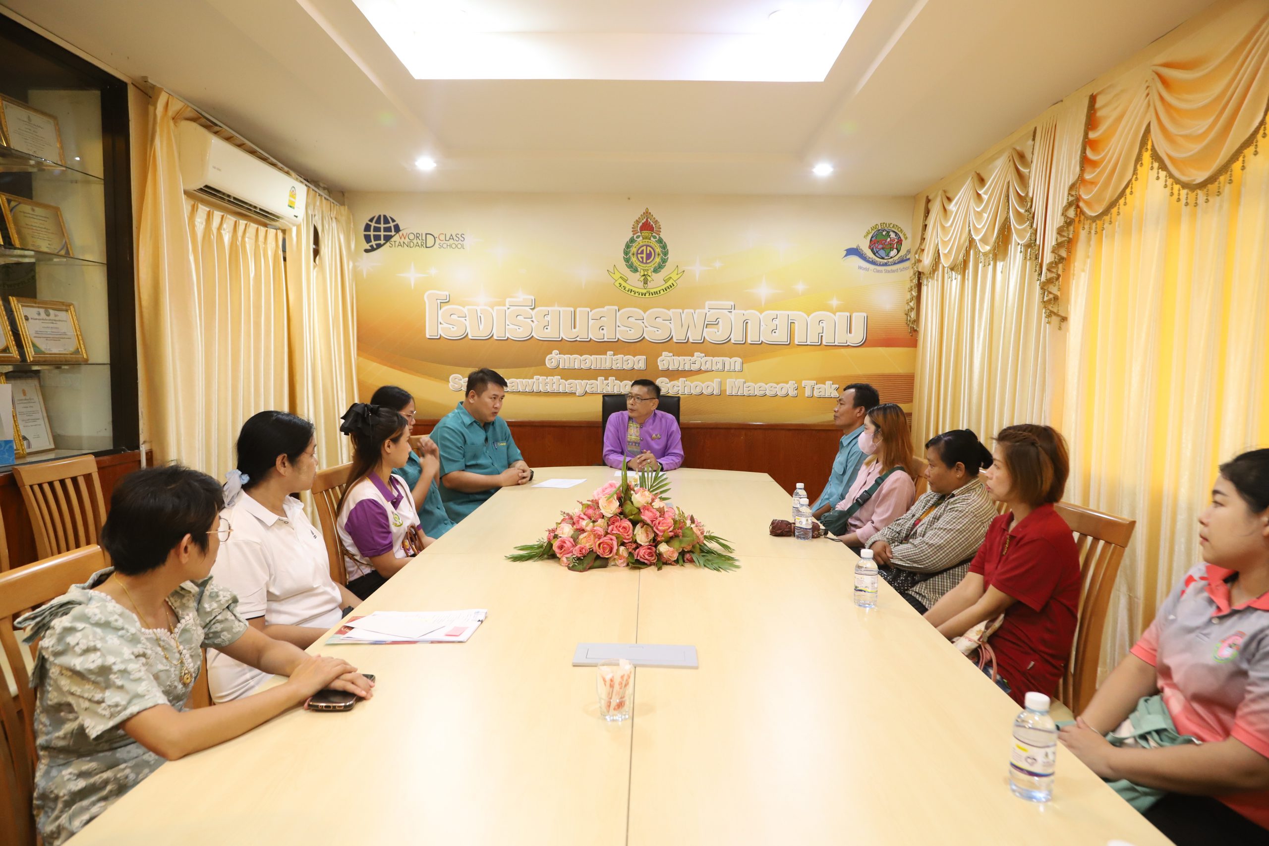 โรงเรียนสรรพวิทยาคม มอบเงินจัดสรรให้กับผู้ปกครองและนักเรียนที่ได้รับทุนปัจจัยพื้นฐานยากจนพิเศษ (ทุนเสมอภาค) จากหน่วยงาน กสศ. ในภาคเรียนที่ ๑ ปีการศึกษา ๒๕๖๘