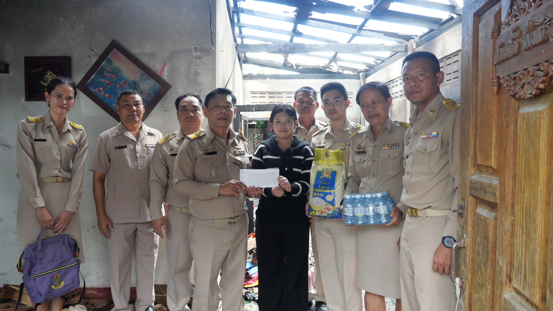 โรงเรียนสรรพวิทยาคม ได้เข้าช่วยเหลือเด็กหญิง ศลันลักษณ์ สุวรรณโรจน์ นักเรียนระดับชั้น มัธยมศึกษาปีที่ ๓/๔ โรงเรียนสรรพวิทยาคม ที่ประสบอัคคีภัย